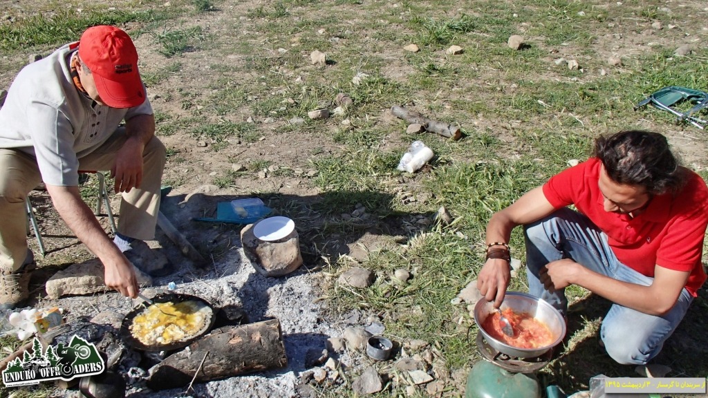 صبحانه در کوهستان در نواحی سربندان تا گرمسار - ۲ و ۳ اردیبهشت ۱۳۹۵