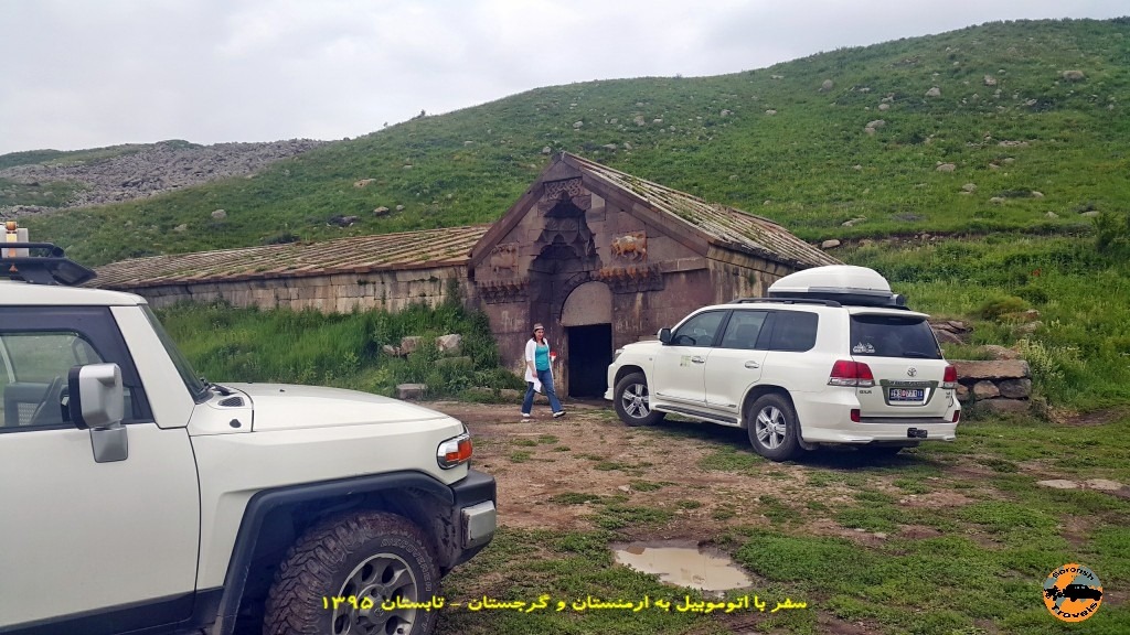 کاروانسرای شاه عباسی در گذرگاه واردنیاتس در مسیر جرموک تا دریاچه سوان - ارمنستان - تابستان 1395