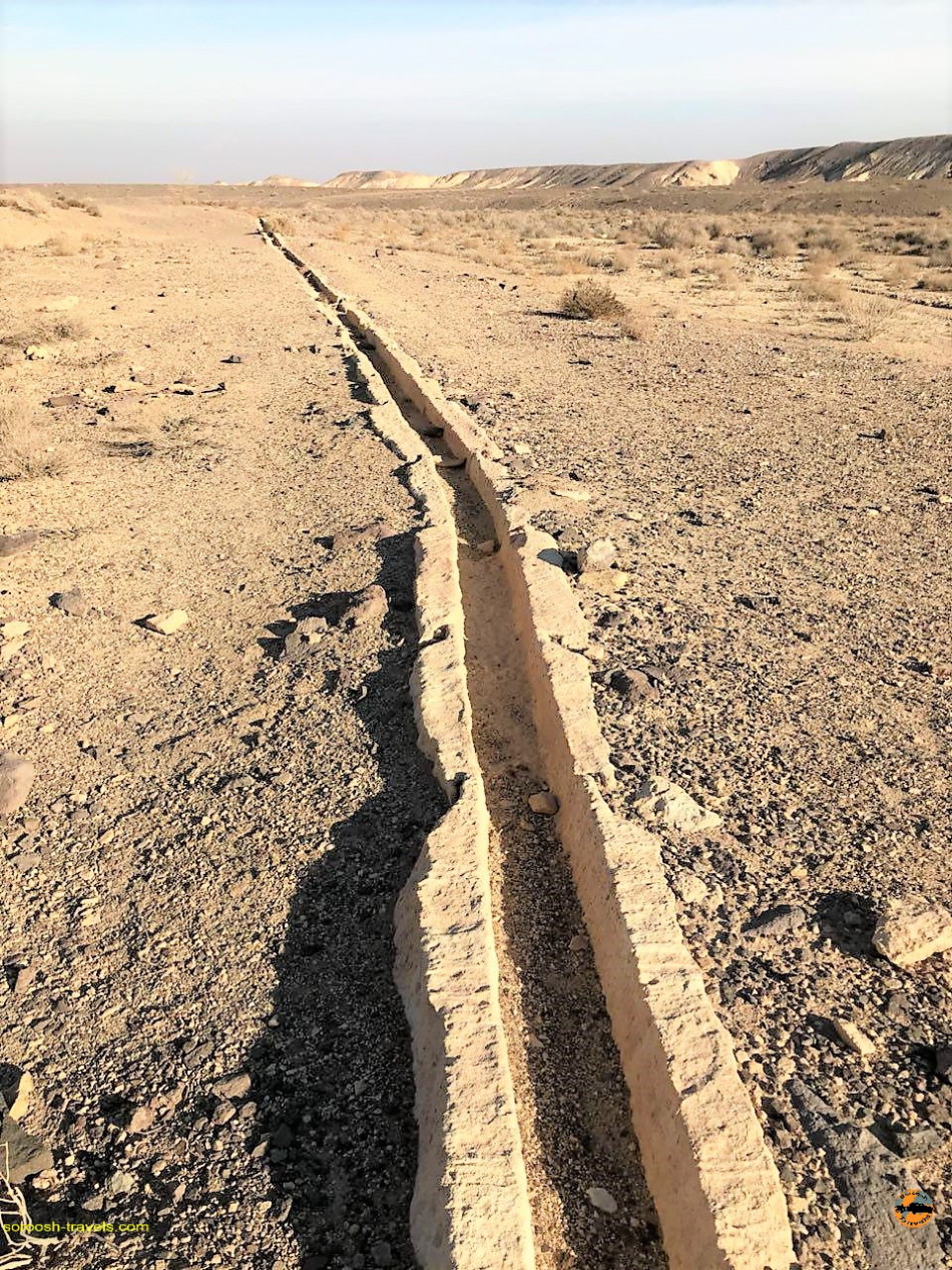 انتقال آب در سنگ - کویر مرکزی ایران - زمستان ۱۳۹۶