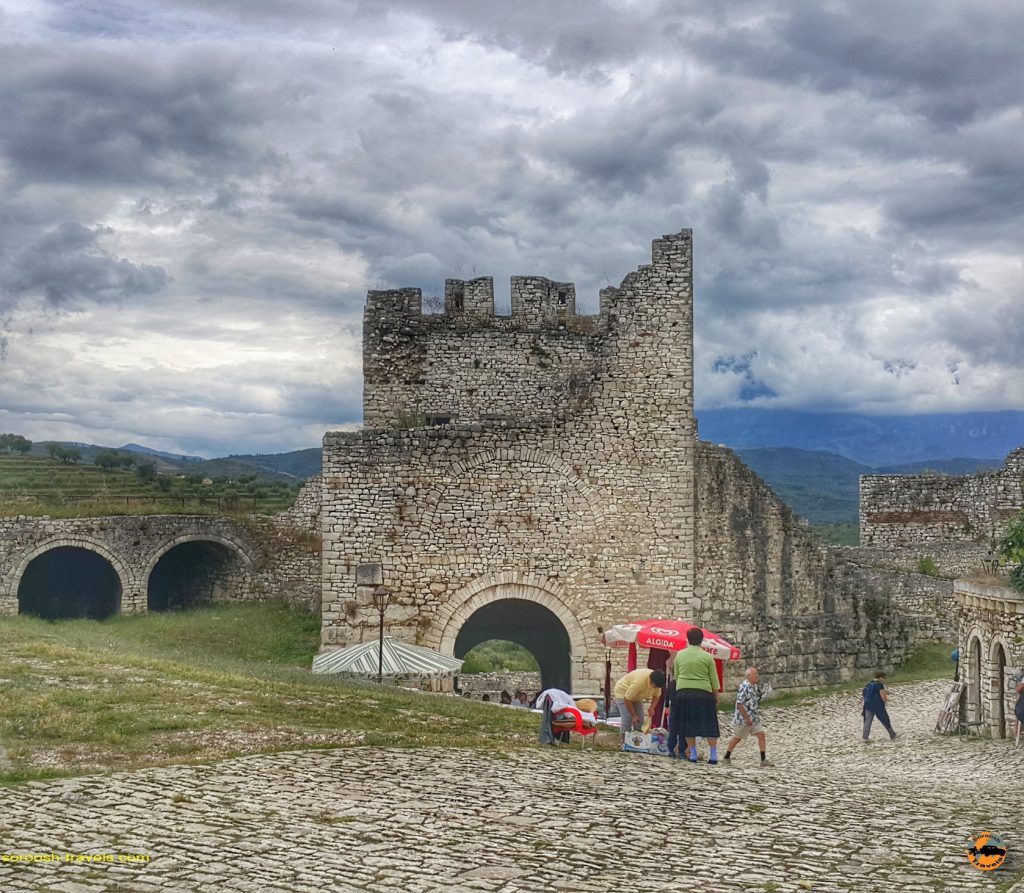 قلعه شهر بِرات در آلبانی