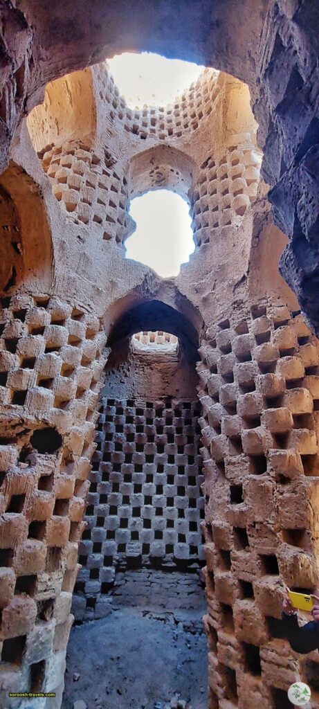 برج کبوتر، اطراف ورزنه - زمستان 1402 - 2024