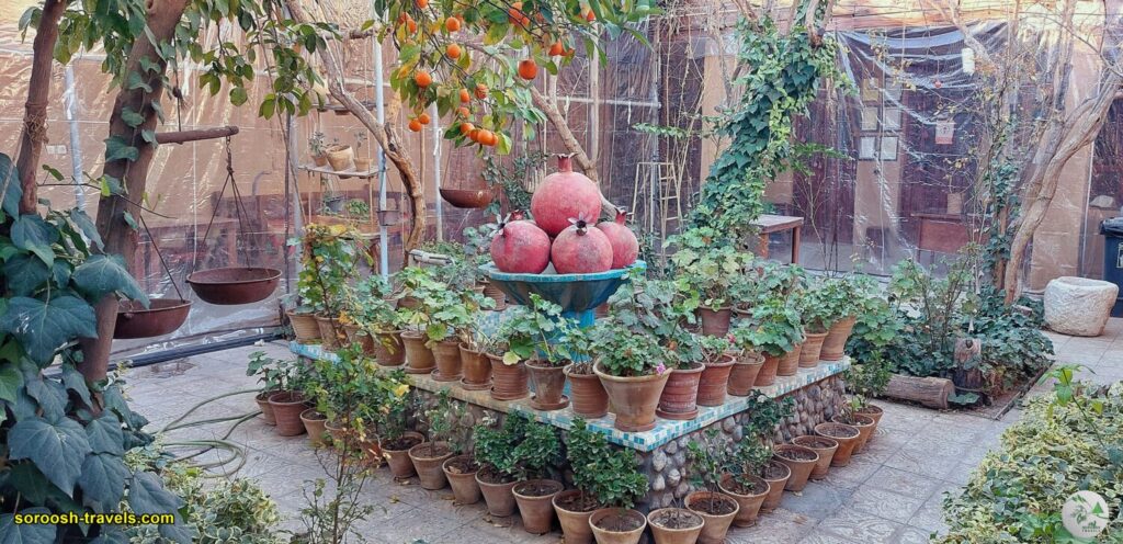اقامتگاه بومگردی نارستان در ارسنجان - زمستان 1402 - 2024