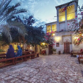 اقامتگاه بومگردی مهره سرا در بندر تاریخی کنگ - زمستان 1402 - 2024