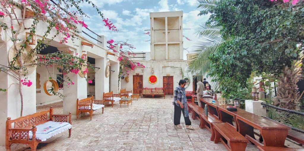 اقامتگاه بومگردی مهره سرا در بندر کنگ - زمستان 1402 - 2024